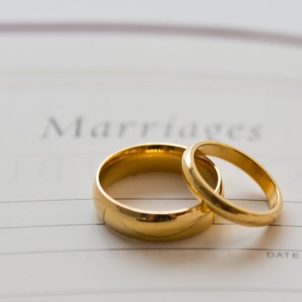 Love Marriage vs. Arranged Marriage: Which is better in Sri Lanka?