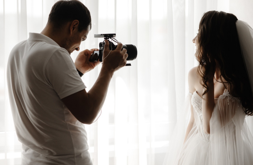 Bride and groom captured during a wedding photoshoot, highlighting professional wedding photography in Sri Lankan matrimony and srilanka matrimony traditions, marriage proposal Sri Lanka, marriage proposals in Sri Lanka, marriage proposals Sri Lanka, mangala yojana, wedding proposal website services, poruwa ceremony, buddhist matrimony, catholic marriage proposals, Lanka brides and grooms, and platforms like Poruwa.lk | ශ්රී ලාංකීය මංගල යෝජනා, liyathabara marriage proposal, hitad marriage proposals, and purahanda lk.